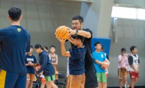 [中信] 籃球球員與孩子互動