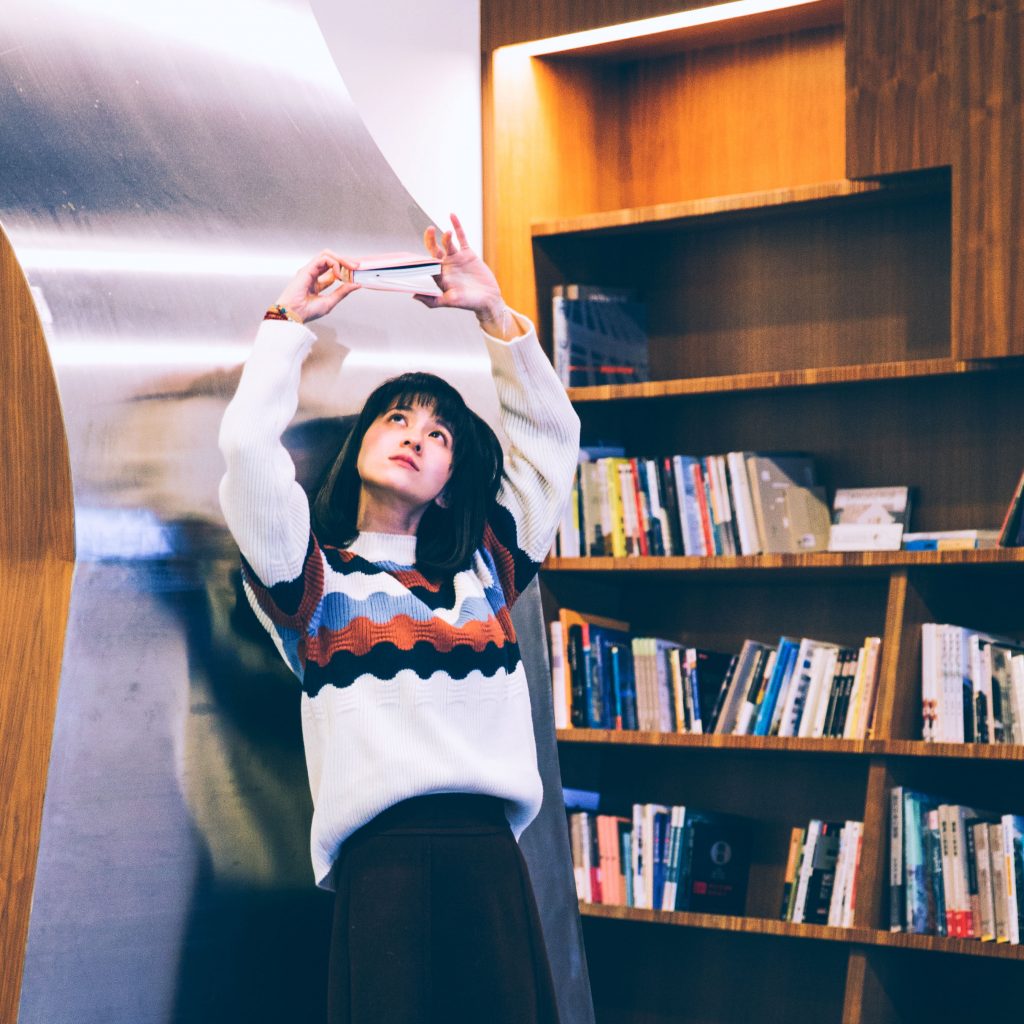 2月驻站作家——连俞涵