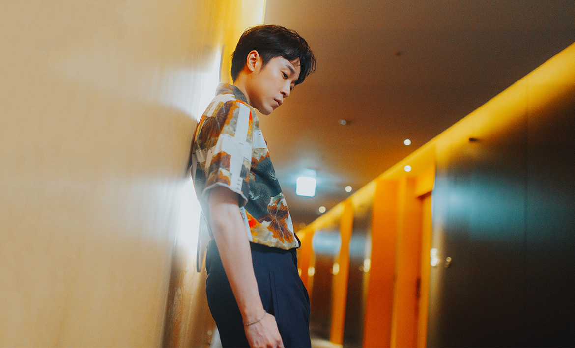 當月精選】青峰歌詞分析：〈是我的海〉／〈白日出沒的月球〉／〈藍眼睛〉｜聯合文學unitas生活誌