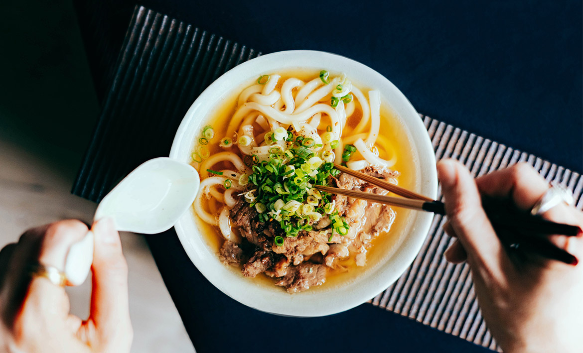 當月精選 療癒食物 這一杯 與那一杯訪常常來一杯的料理人比才 聯合文學unitas生活誌